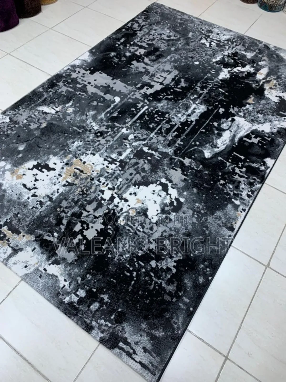 Centre Rug and Wall to Wall Rug