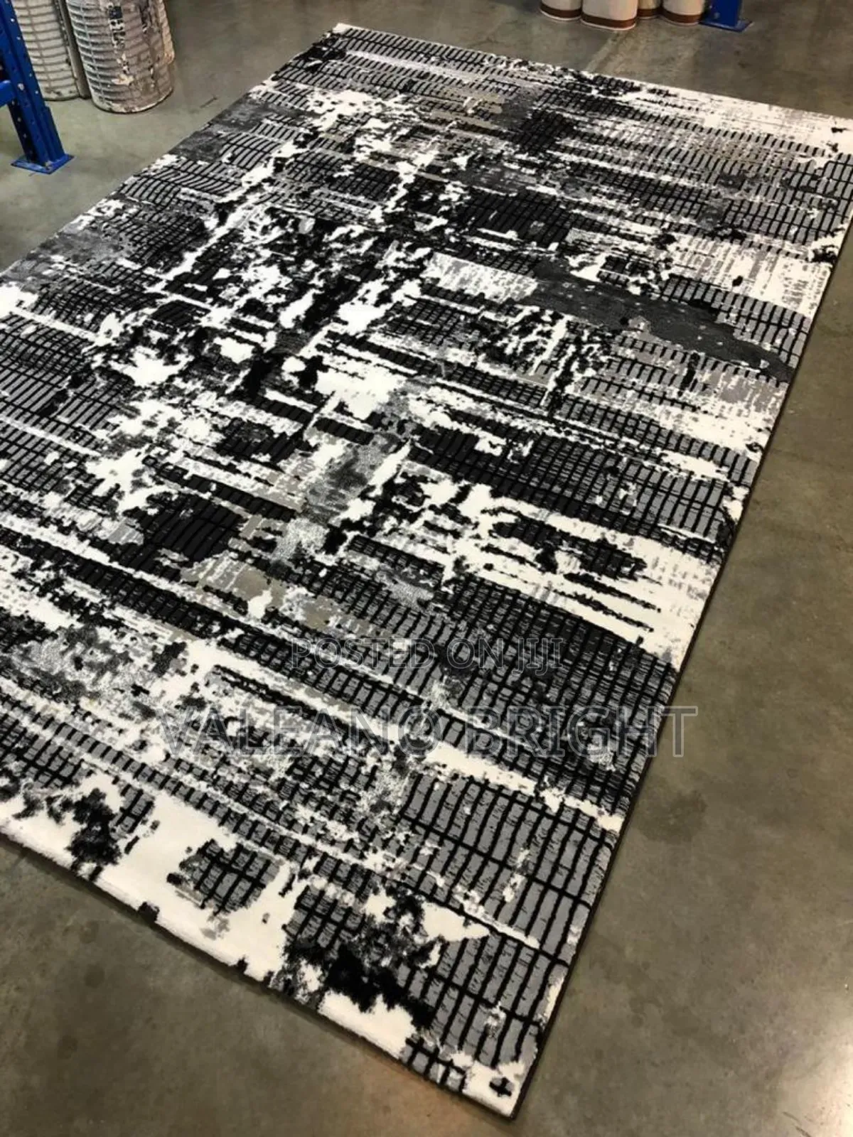 Centre Rug and Wall to Wall Rug