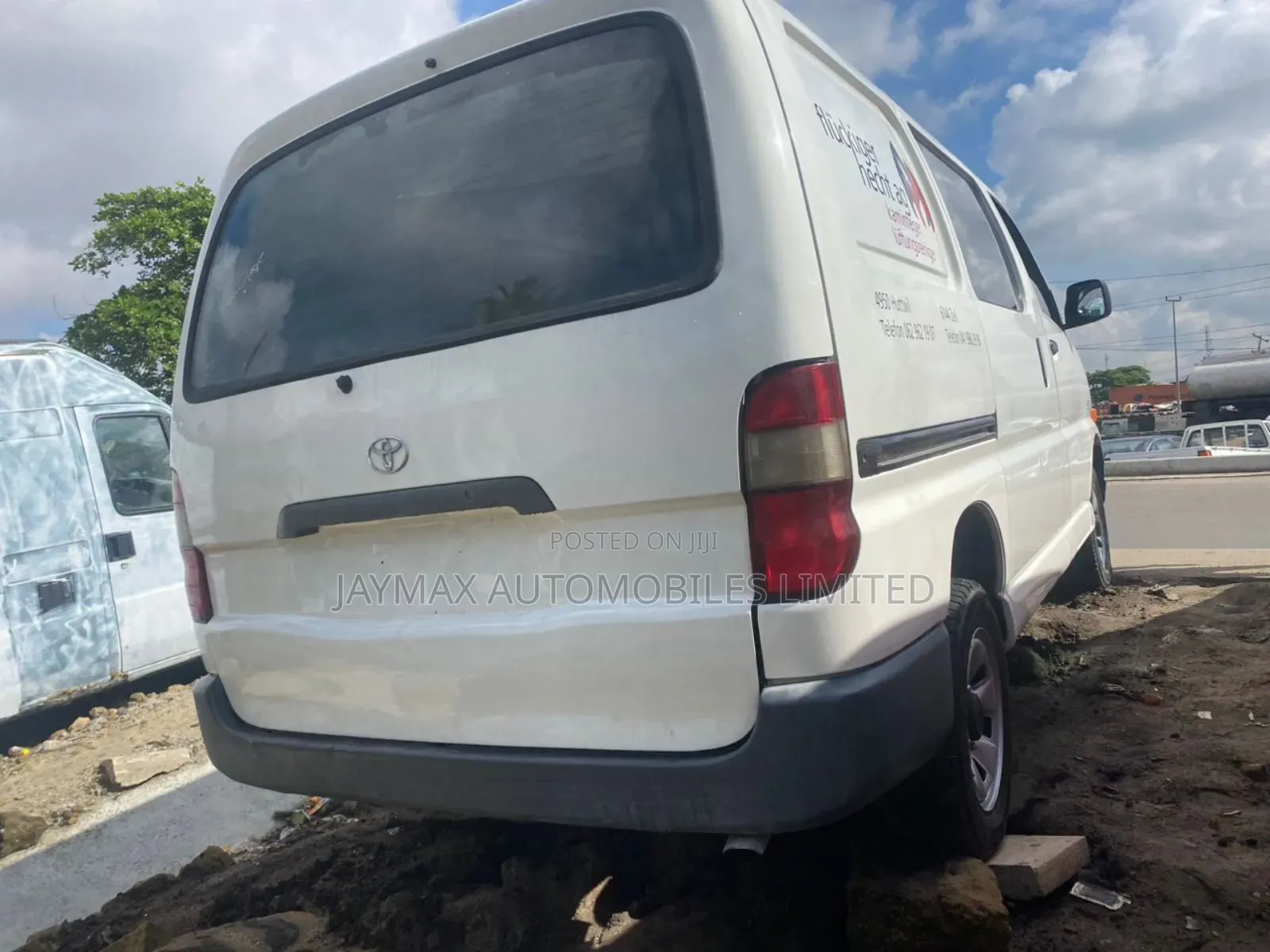 Toyota HiAce 2007 White
