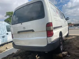 Toyota HiAce 2007 White