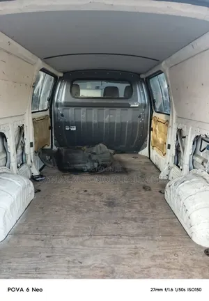 Toyota HiAce 2007 White