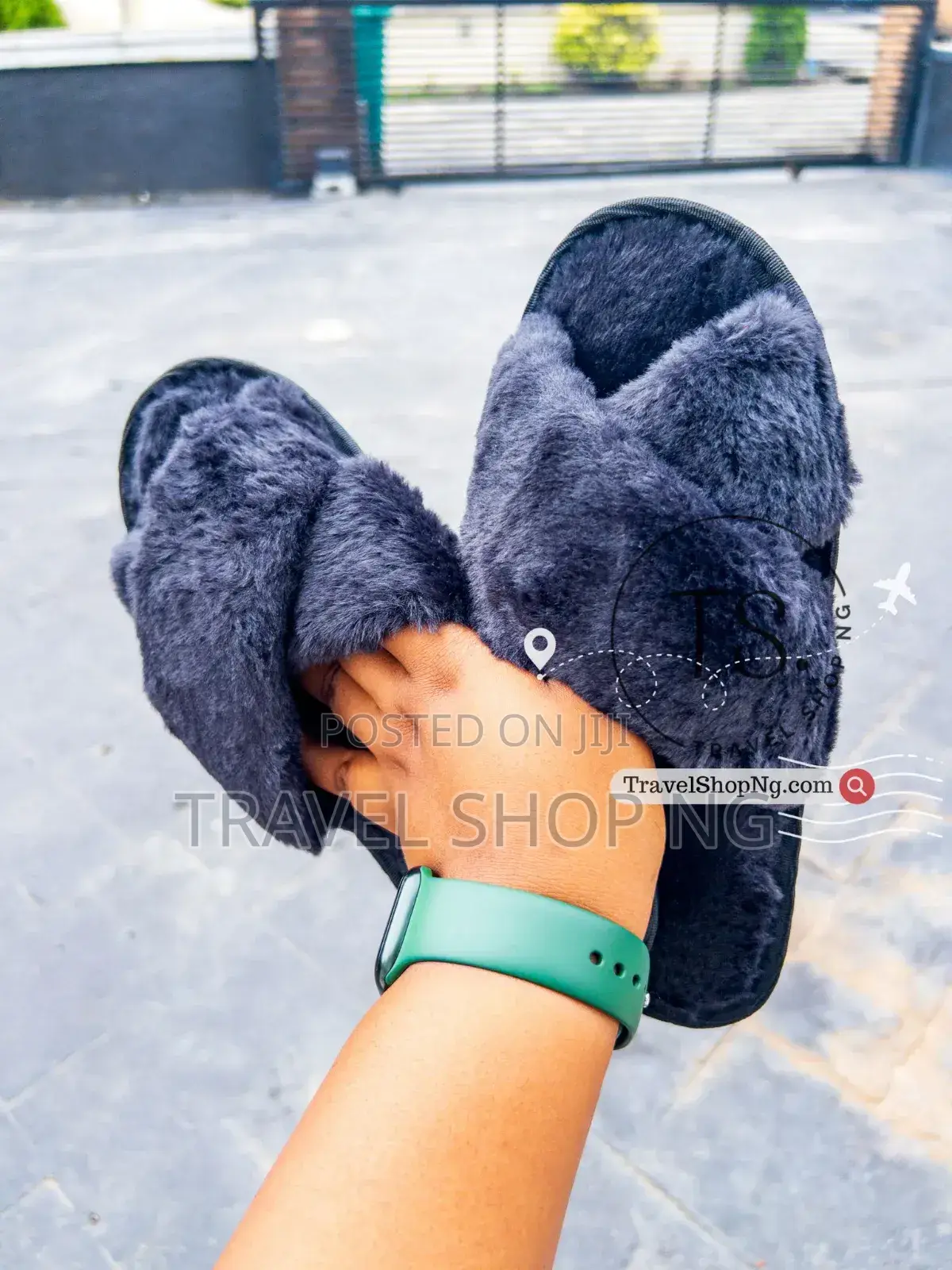 Plush Crossover Slides | Comfortable