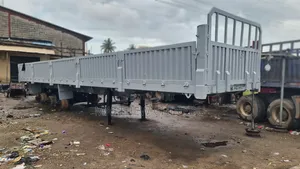 Clean 40 Feet Trailer Bucket Available for Sale