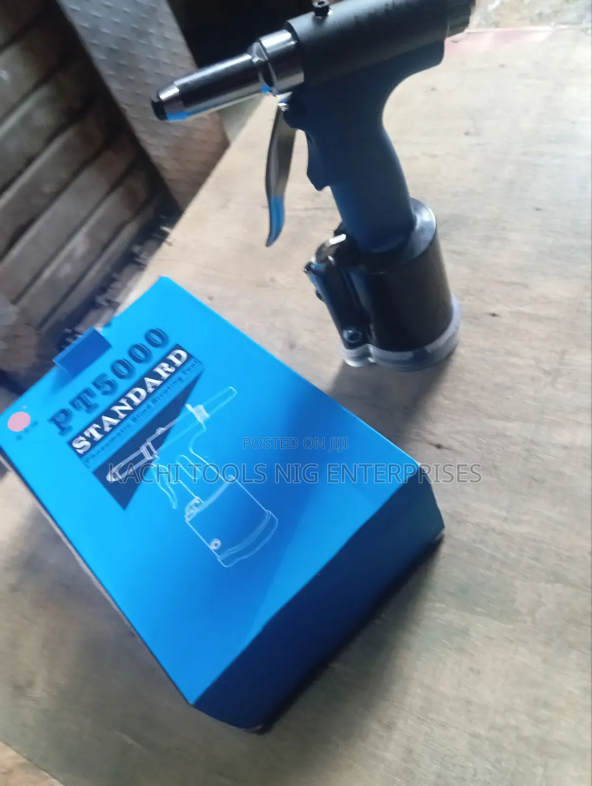 Air Hydraulic Rivets Machine