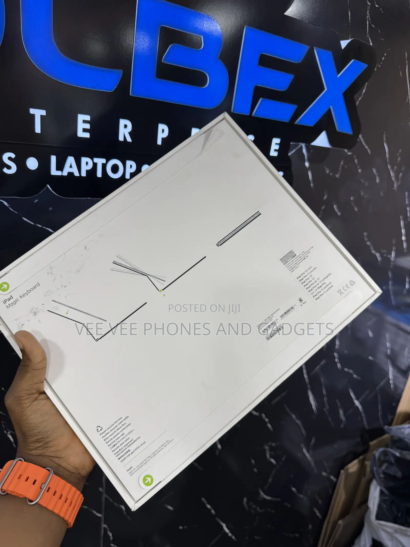 New Magic Keyboard 13inch M4