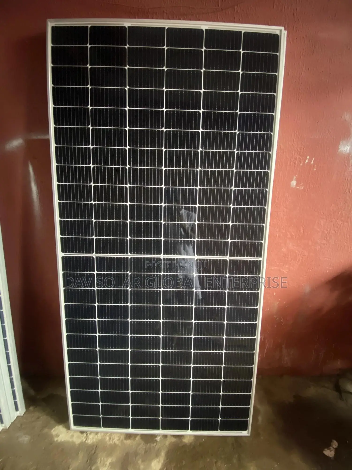 650W Solar Panels