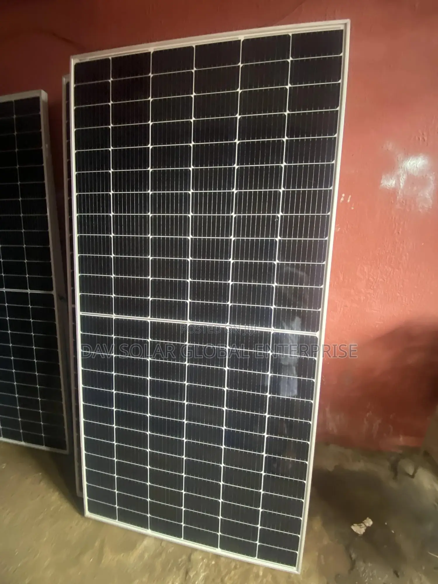 650W Solar Panels