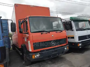 Mercedes-Benz 814 20fit 2009 Orange
