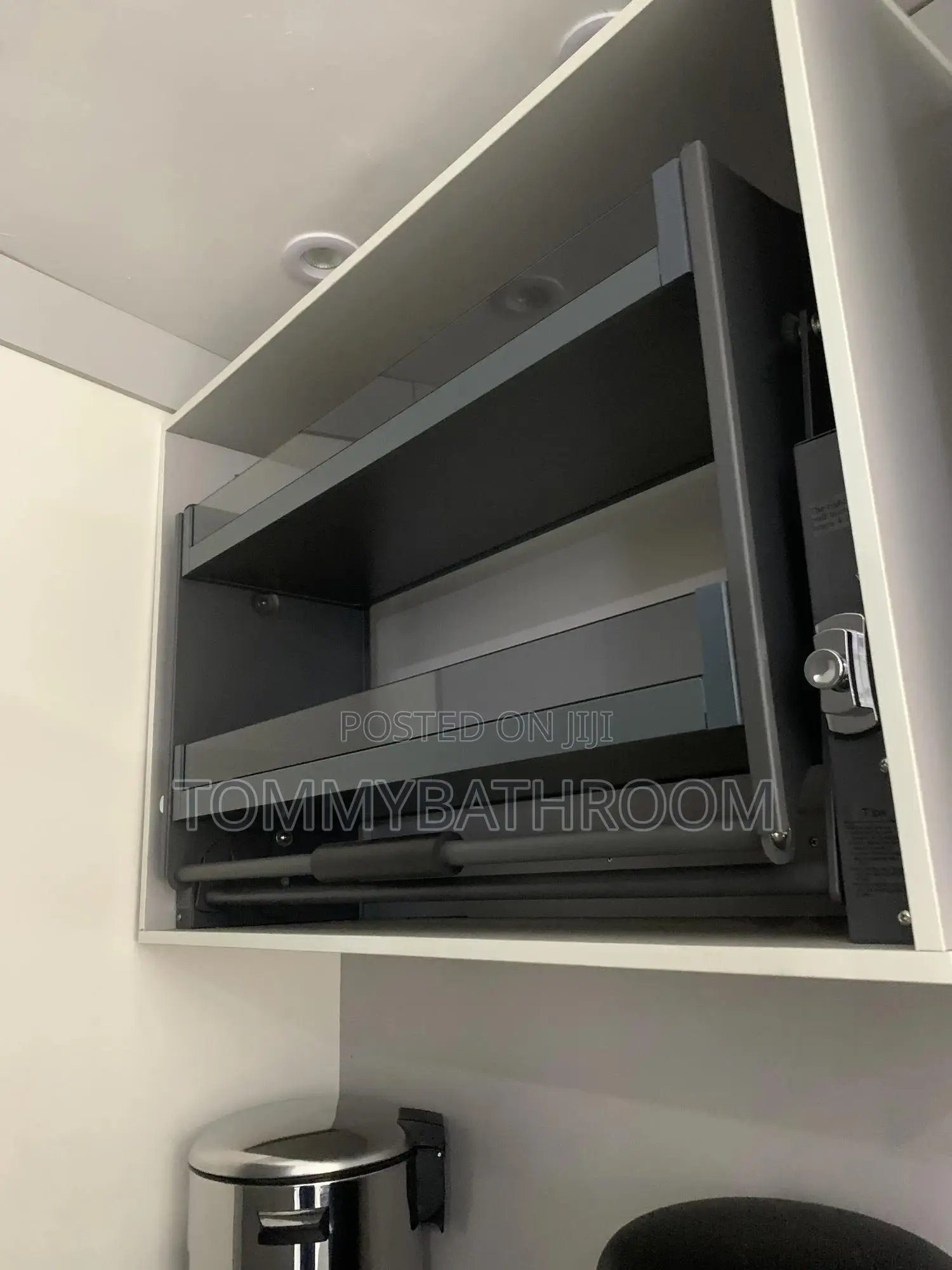 Pull Down Plate Rack 80cm