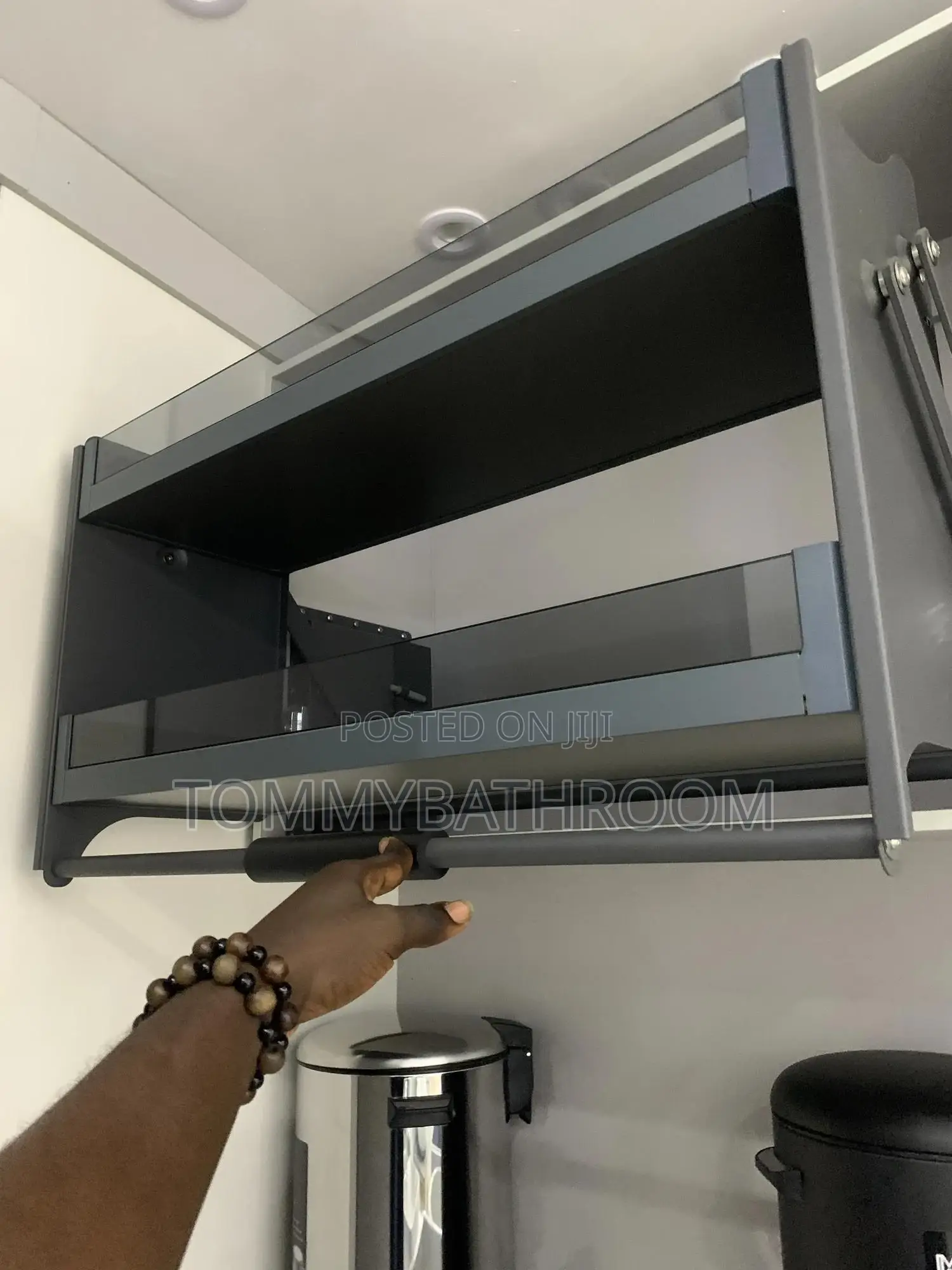Pull Down Plate Rack 80cm