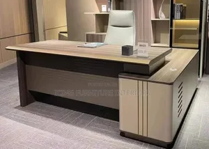 Exotic Office Executive Table With High Durability