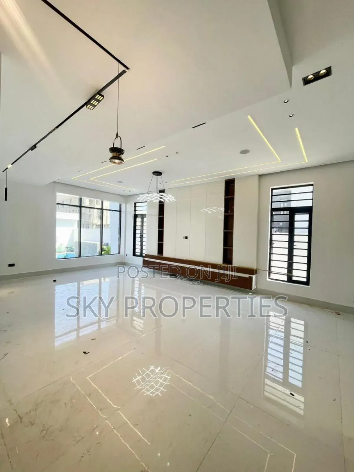 5bdrm Duplex in Admiralty, Lekki Phase 1 for sale