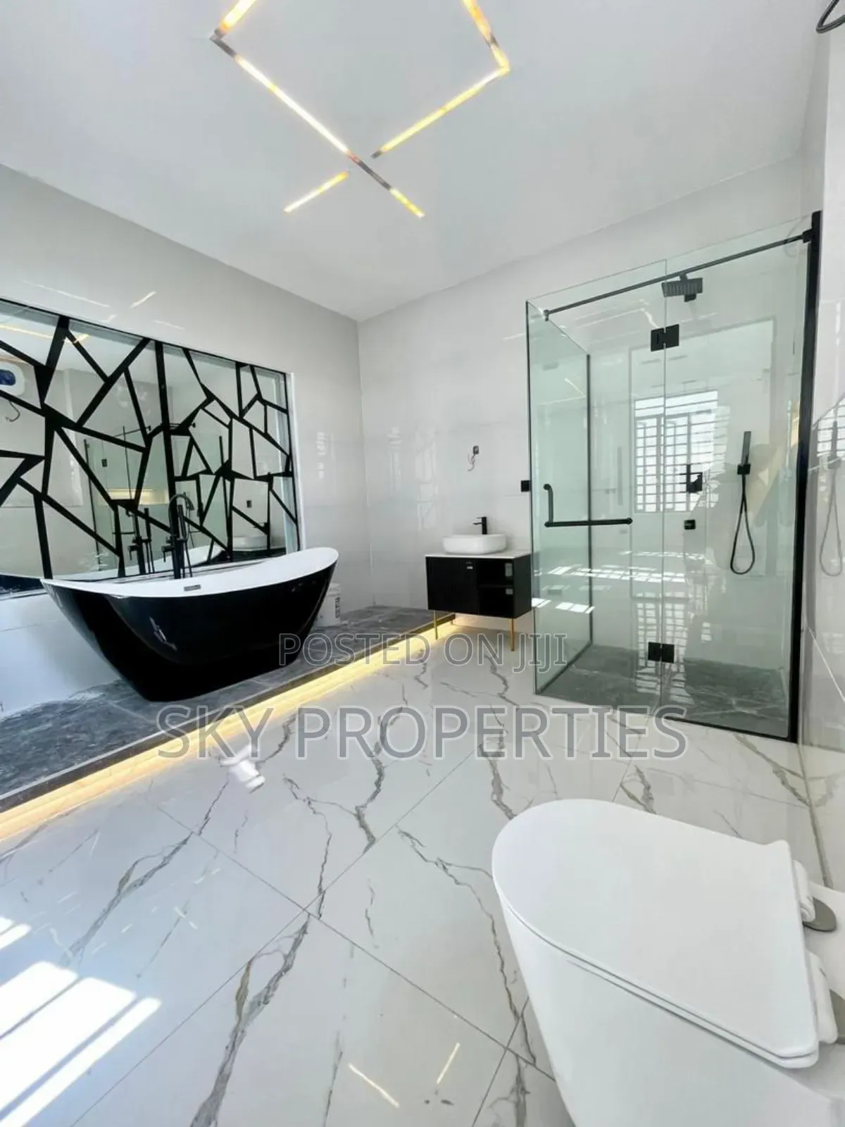 5bdrm Duplex in Admiralty, Lekki Phase 1 for sale