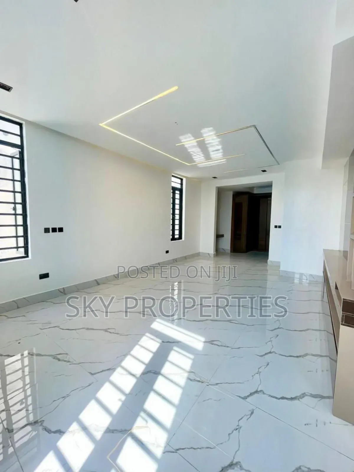 5bdrm Duplex in Admiralty, Lekki Phase 1 for sale