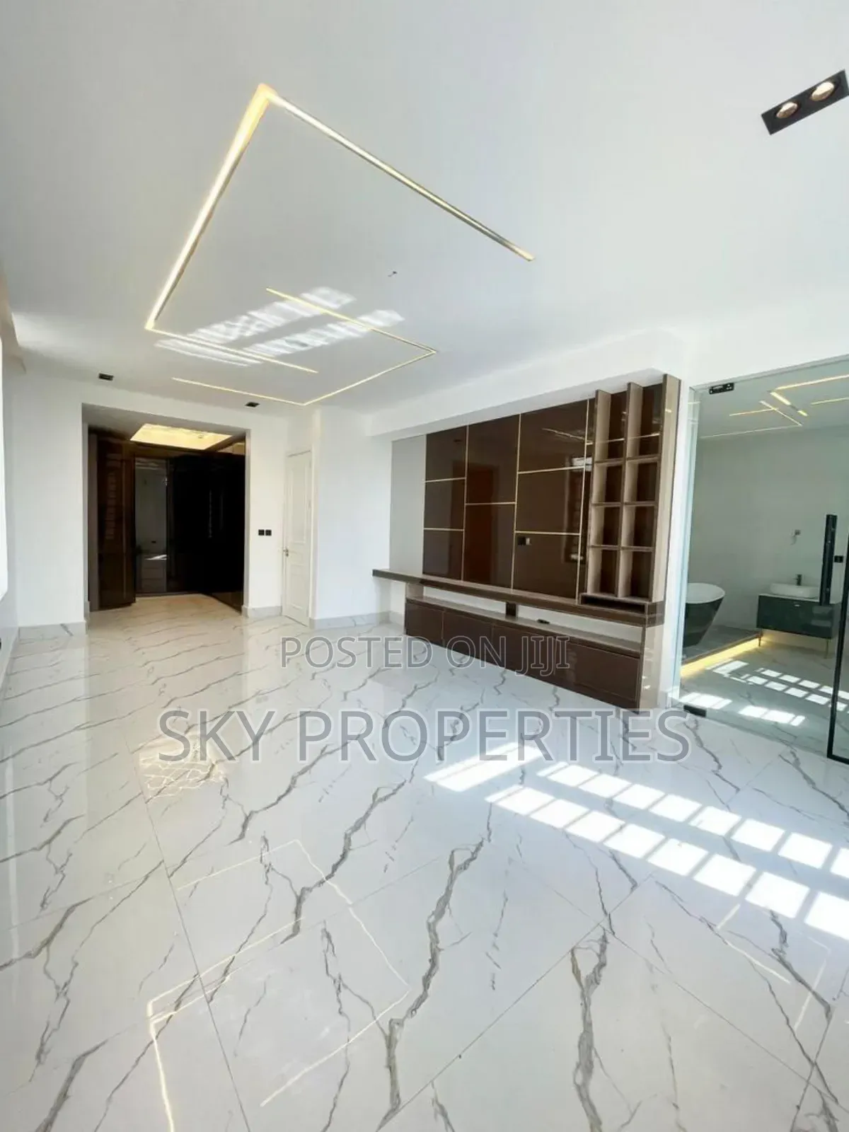 5bdrm Duplex in Admiralty, Lekki Phase 1 for sale