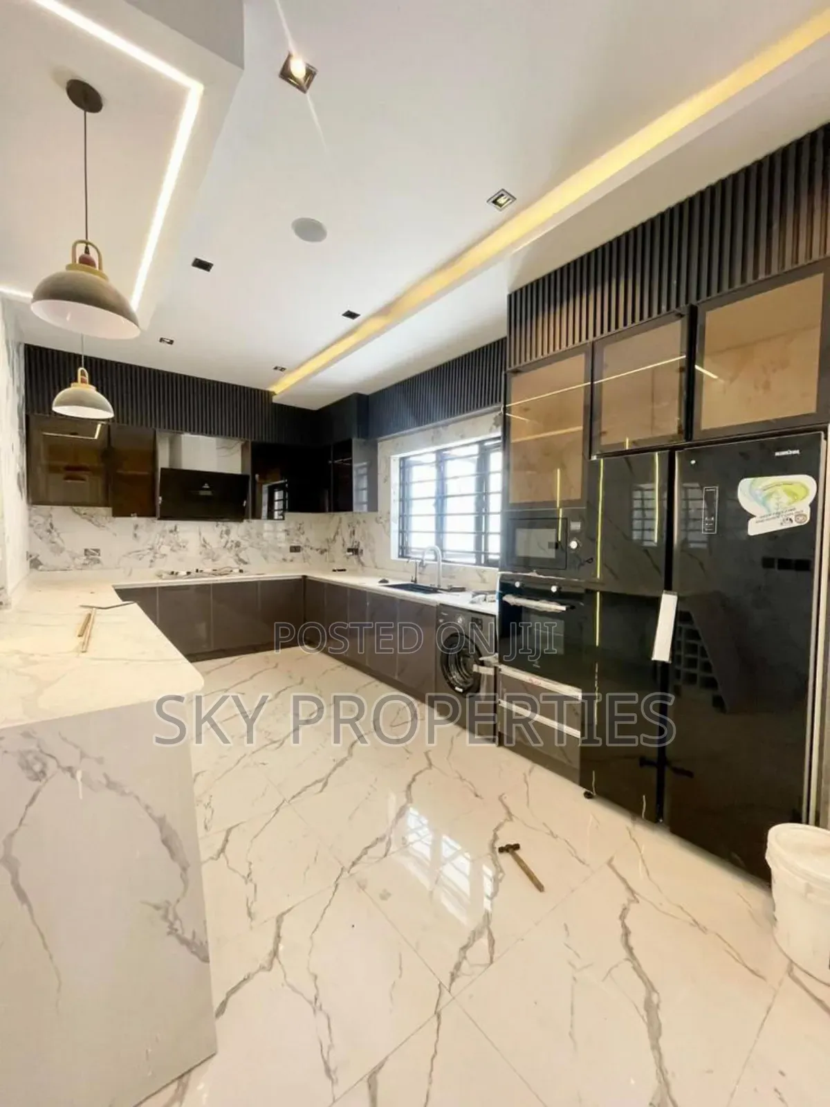 5bdrm Duplex in Admiralty, Lekki Phase 1 for sale