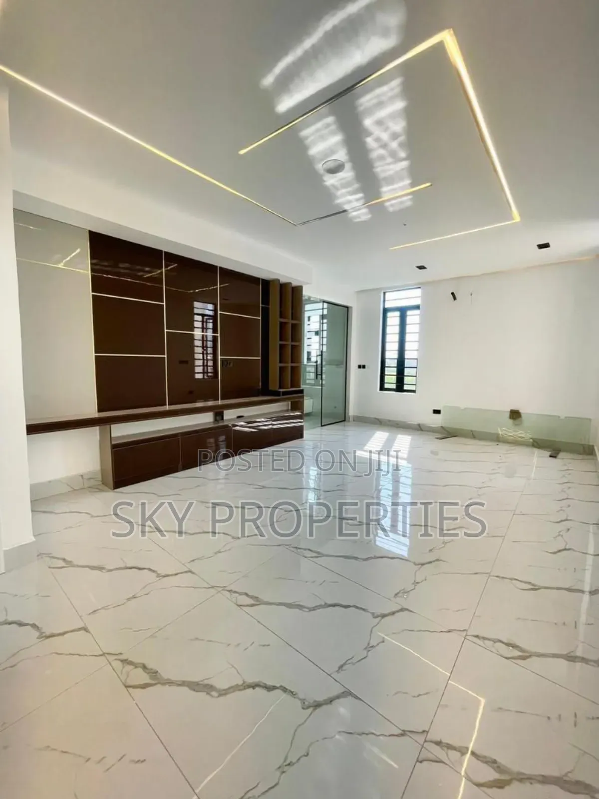 5bdrm Duplex in Admiralty, Lekki Phase 1 for sale