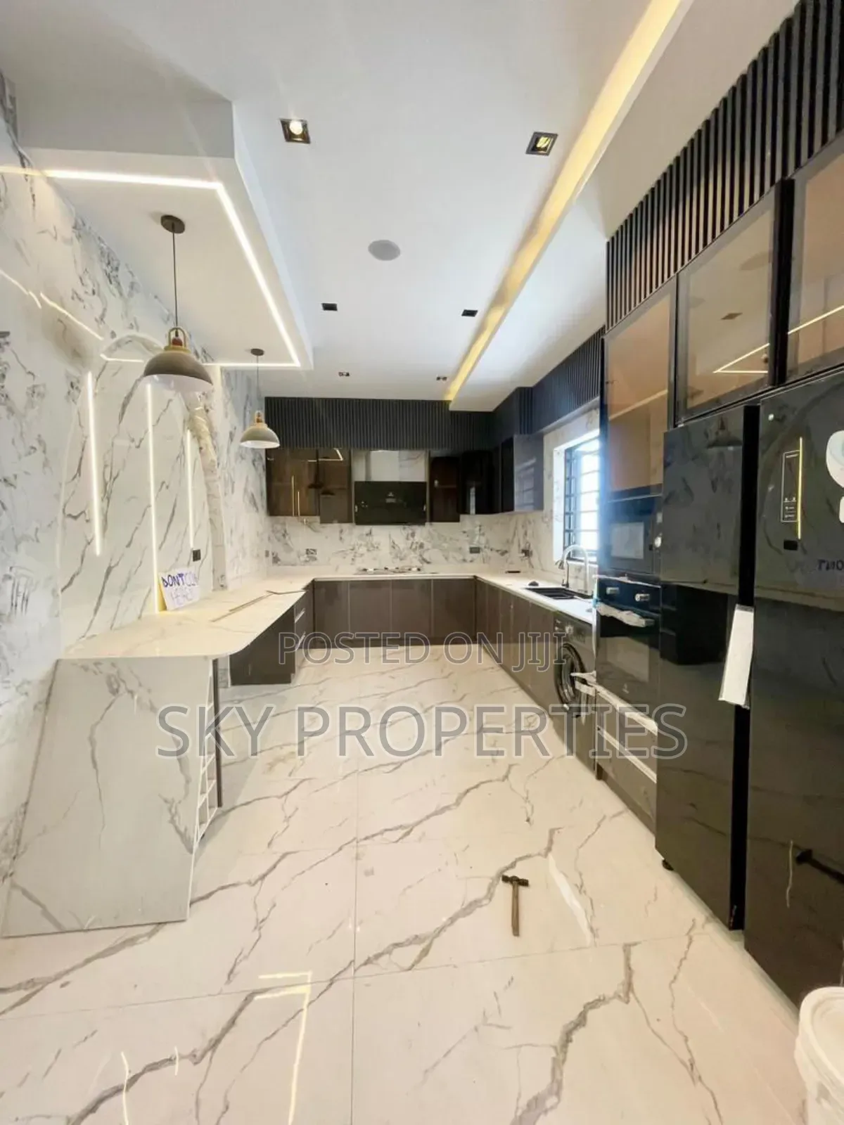 5bdrm Duplex in Admiralty, Lekki Phase 1 for sale