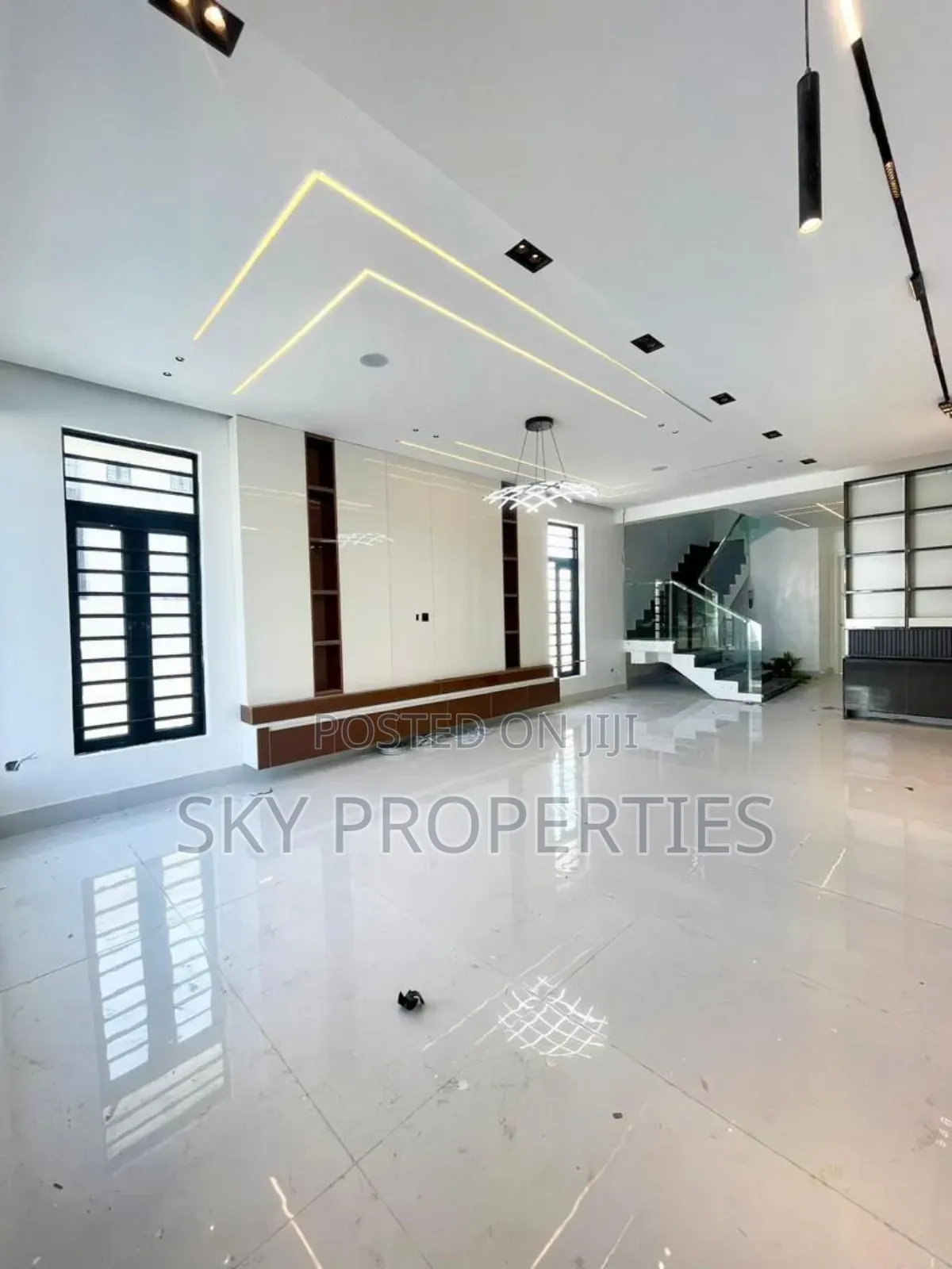 5bdrm Duplex in Admiralty, Lekki Phase 1 for sale