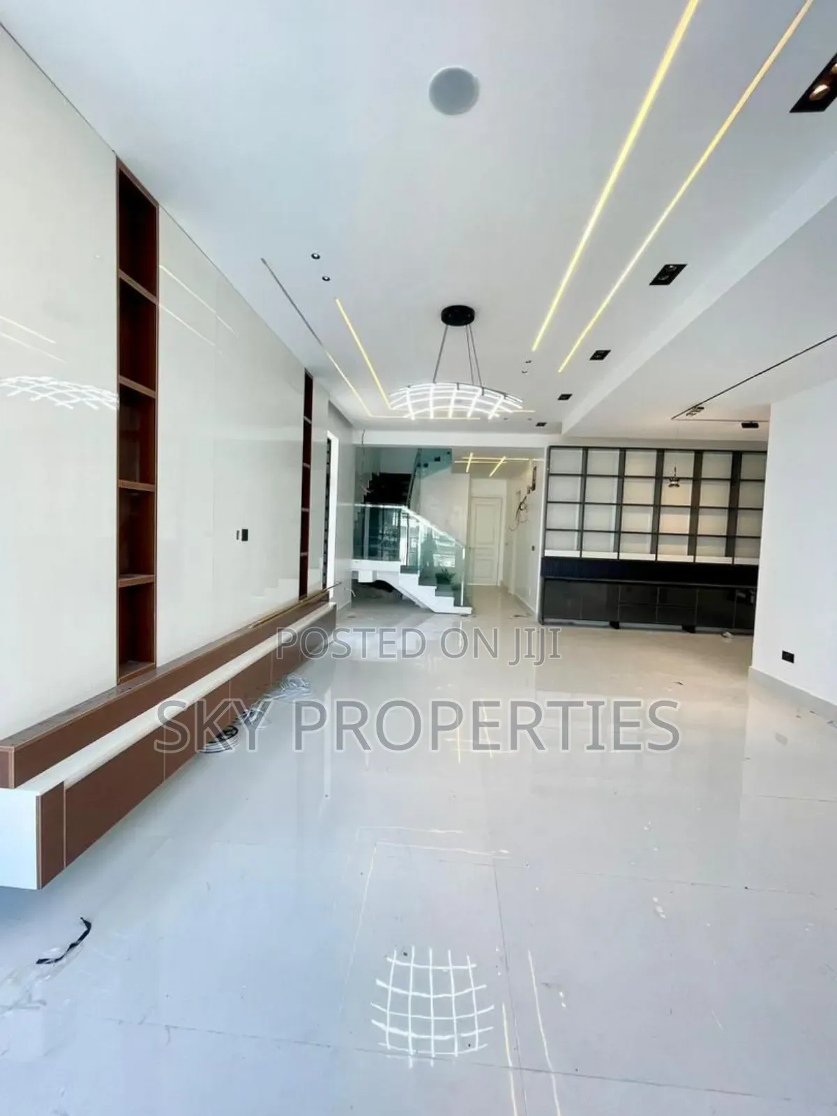 5bdrm Duplex in Admiralty, Lekki Phase 1 for sale