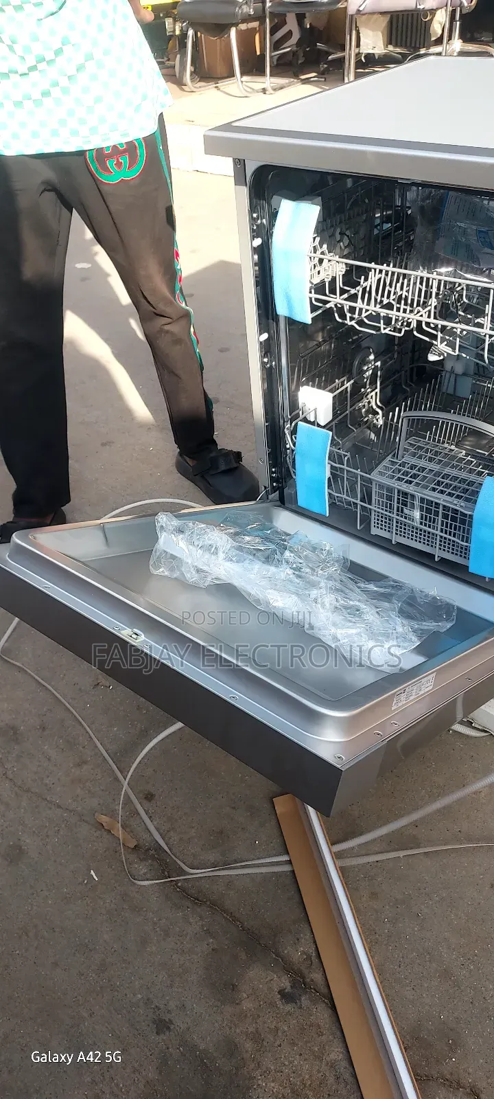 Scanfrost Dish Washer