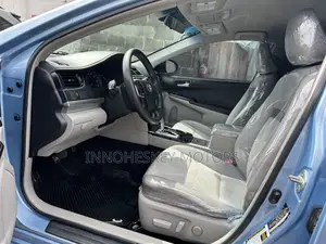 Toyota Camry LE 4dr Sedan (2.5L 4cyl 6A) 2012 Blue