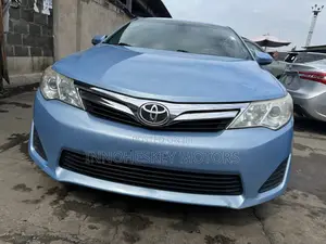 Toyota Camry LE 4dr Sedan (2.5L 4cyl 6A) 2012 Blue