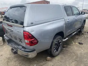 Toyota Hilux 2022 Silver