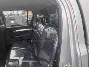 Toyota Hilux 2022 Silver