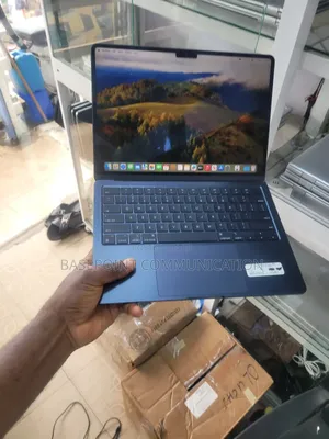 Laptop Apple MacBook Air 2022 M2 8GB Apple M2 SSD 256GB