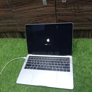 Laptop Apple MacBook Pro 2019 16GB Intel Core i7 SSD 512GB