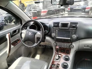Toyota Highlander 2010 Gray