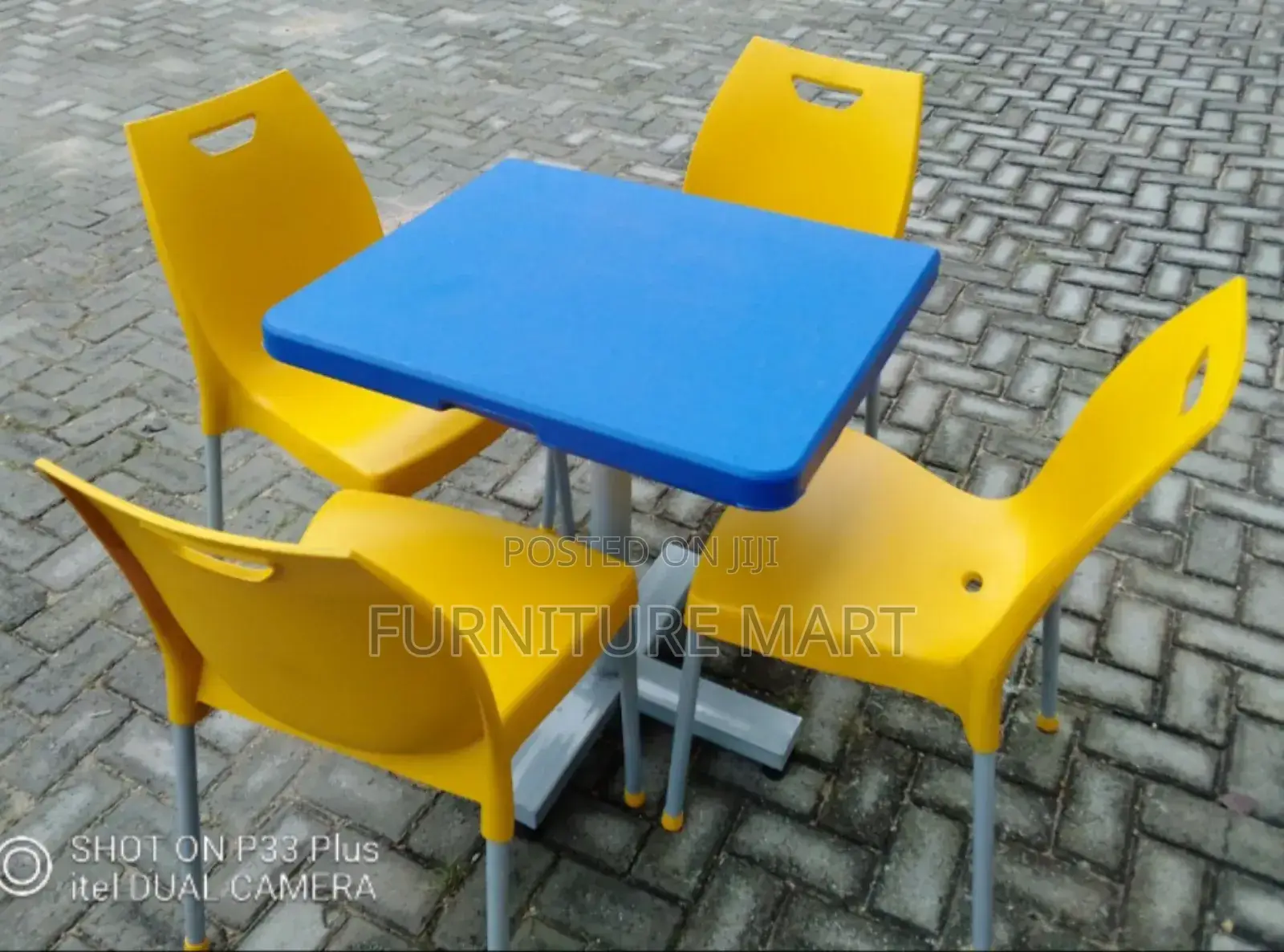 Outdoor/Plastic Table