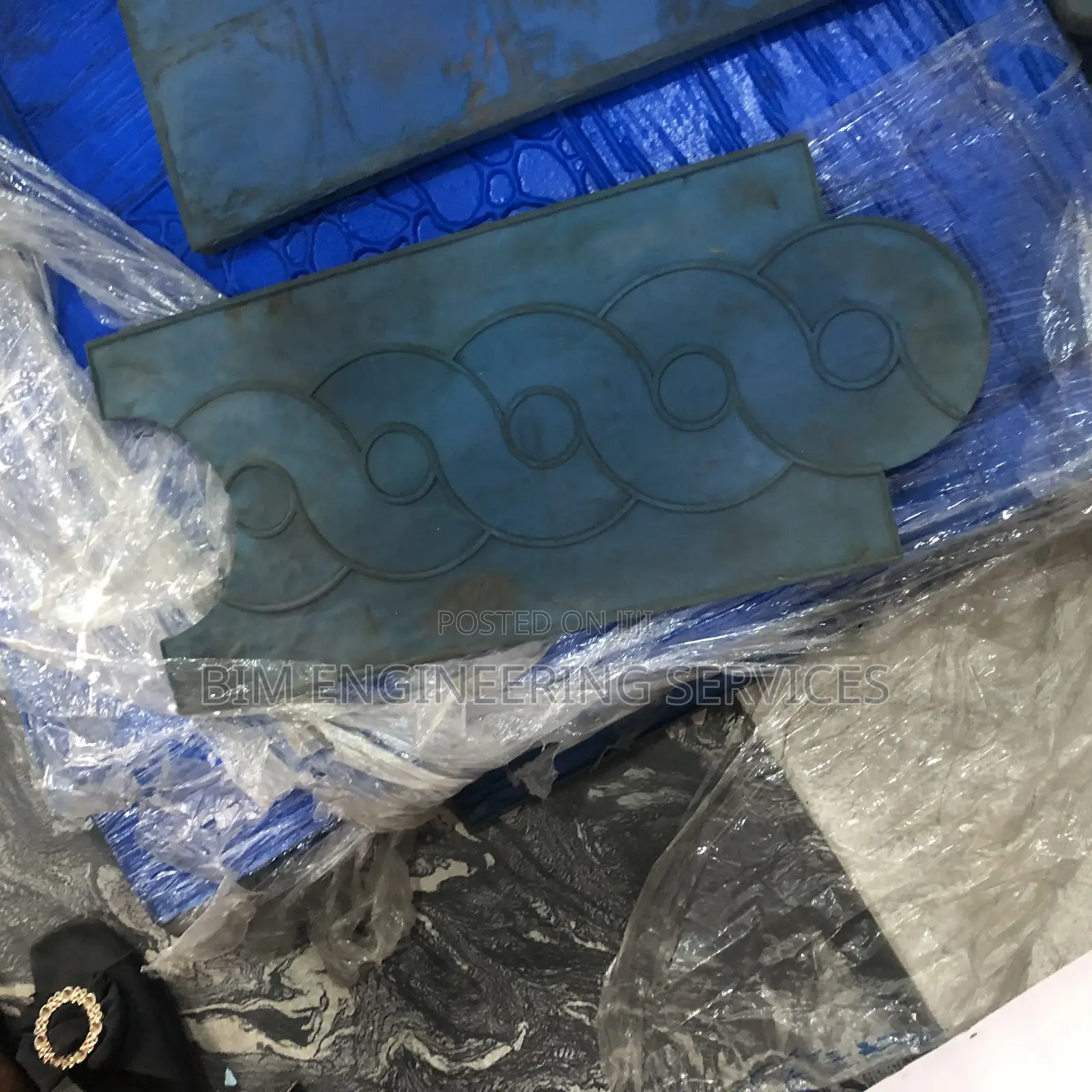 Border Mould Medallion Stamp
