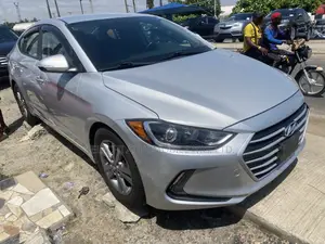 Hyundai Elantra 2017 Silver