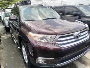 Toyota Highlander 3.5L 4WD 2013 Burgundy