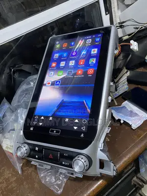 Toyota Landcruiser 2020 Tesla Screen