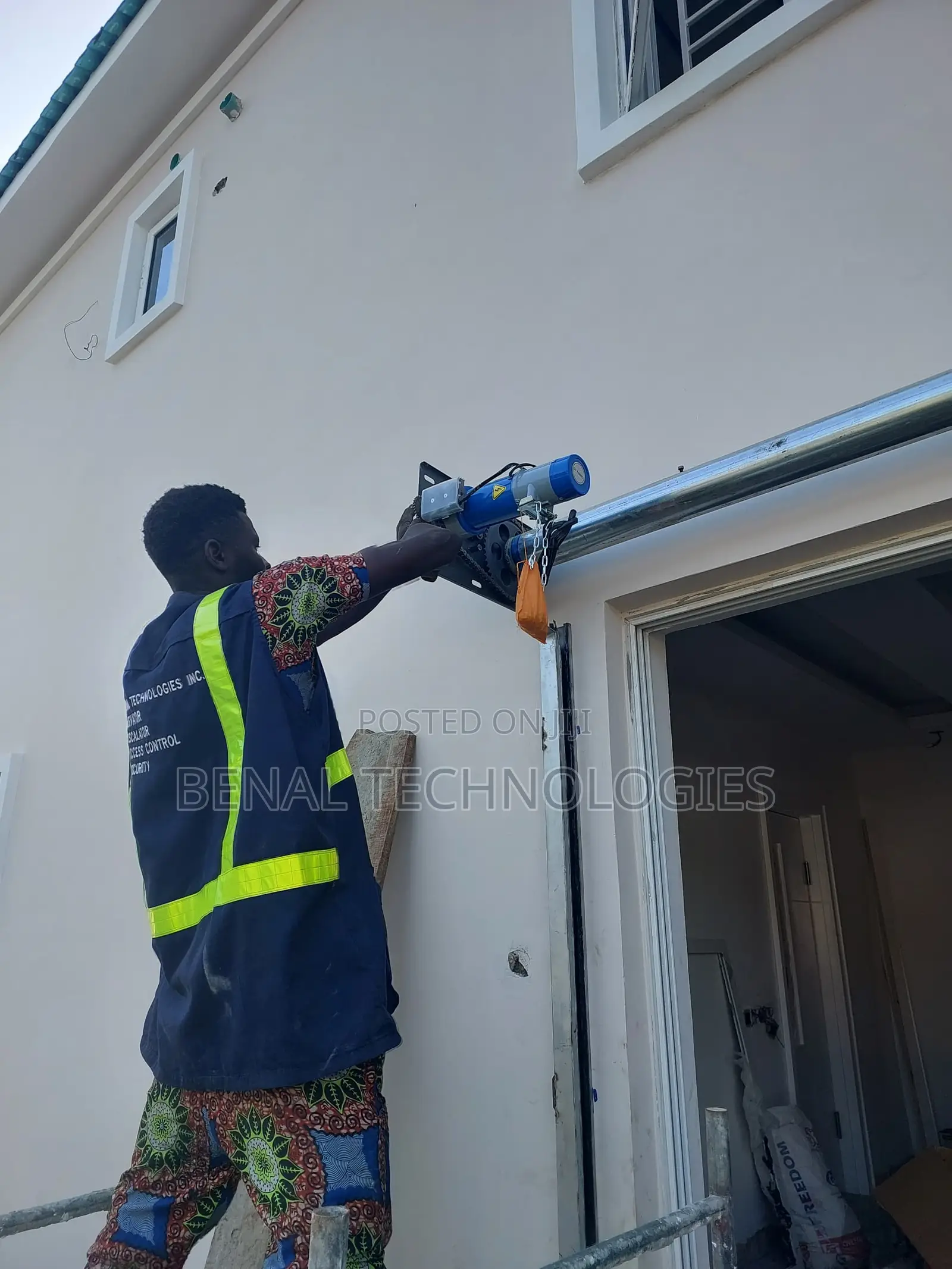 Tailored Roller Covering Options for Garages