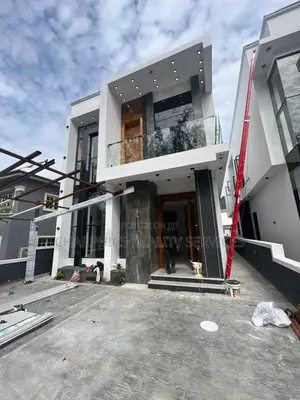 5bdrm Duplex in Lekki for sale