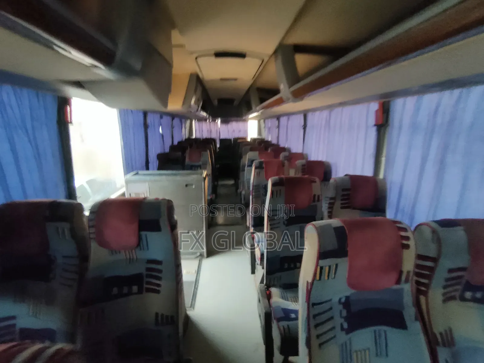 Bus 2000 White
