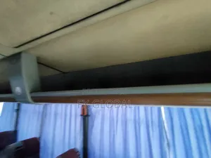Bus 2000 White