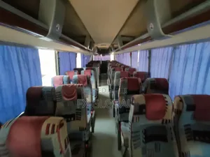 Bus 2000 White