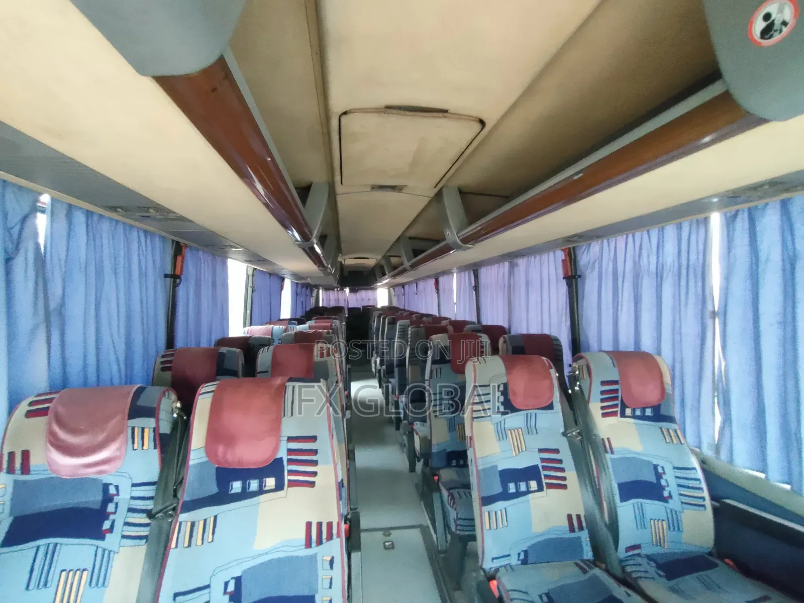 Bus 2000 White