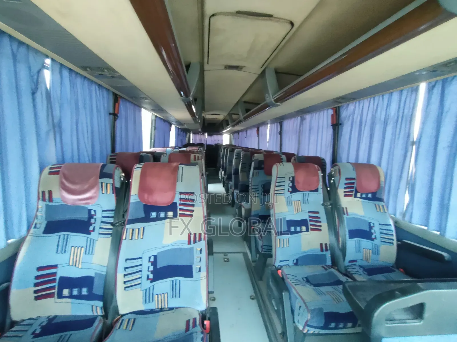 Bus 2000 White