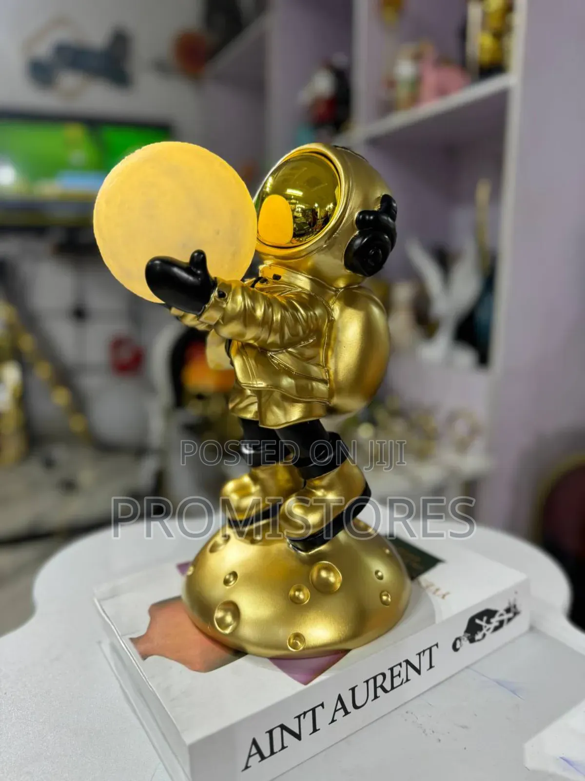 Astronaut Statue Creative Moon Lamp Resin