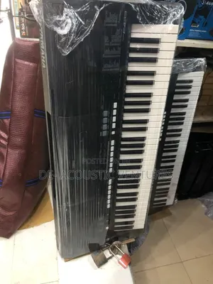 Direct Uk Used E423 Yamaha Keyboard