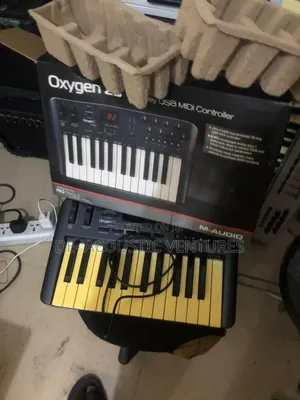 Uk Used 2 Octave Maudio Midi Keyboard