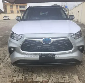 New Toyota Highlander XLE AWD 2023 Silver