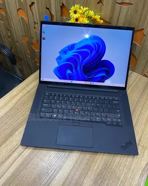 Photo - Laptop Lenovo Thinkpad P15s 16GB Intel Core I9 SSD 256GB