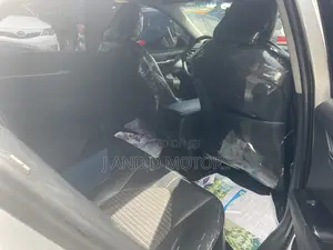Toyota Camry 2019 Silver